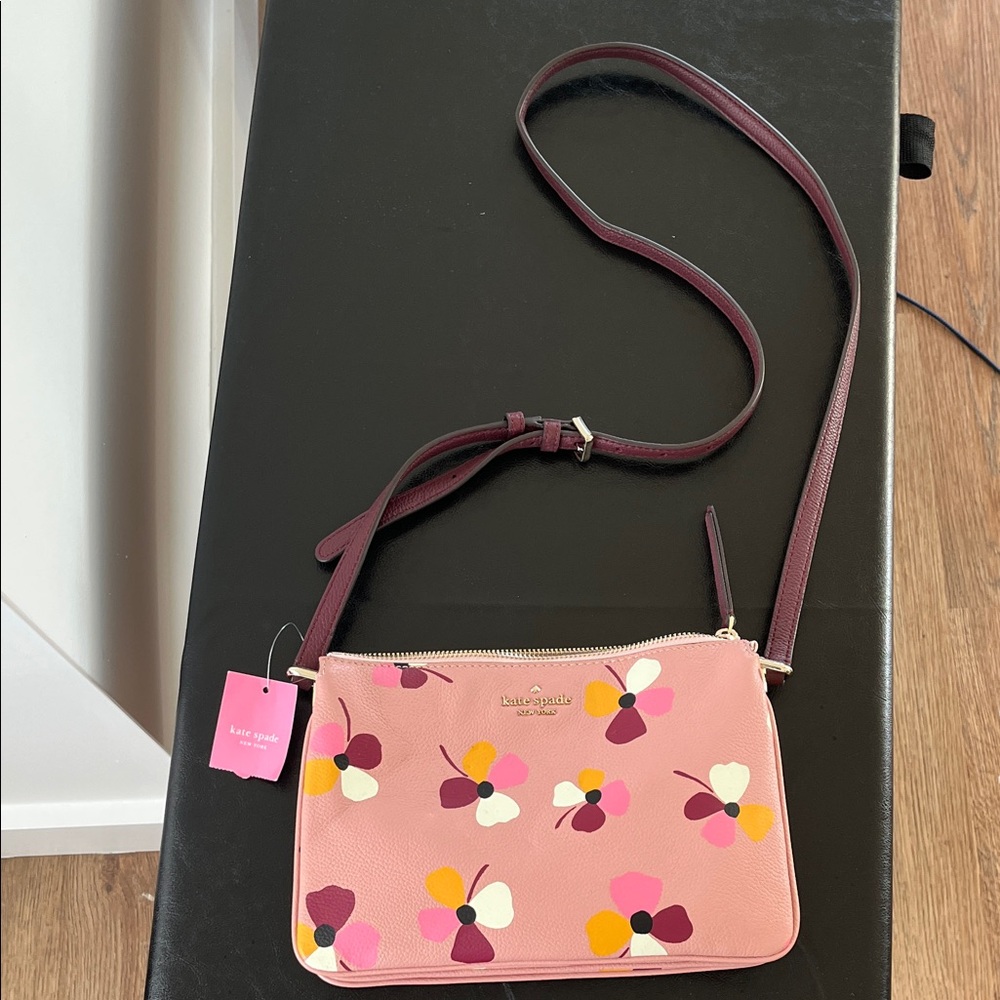 Kate Spade Jackson Triple Gusset Crossbody
Floral Bag in Pink and Purple